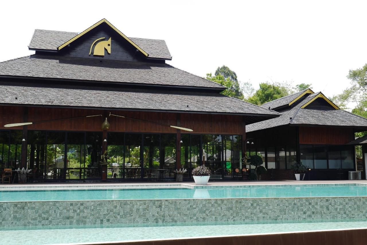 Phumontra Resort Накхоннайок Экстерьер фото