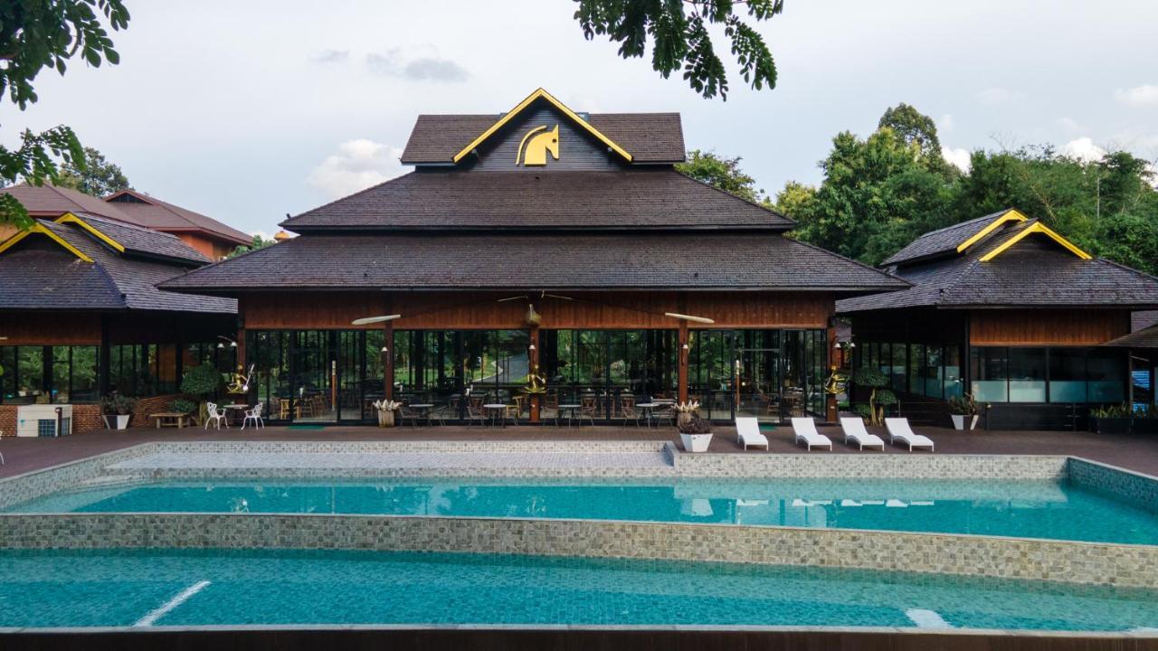 Phumontra Resort Накхоннайок Экстерьер фото
